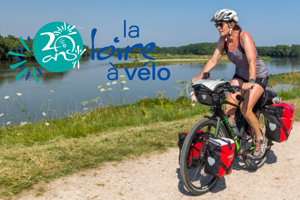 Femme en itinérance à vélo